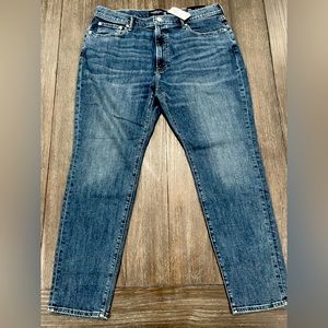 NWT Abercrombie & Fitch mens Athletic Slim jean medium wash size 38x30